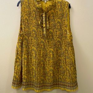 NWOT sleeveless with small flower design